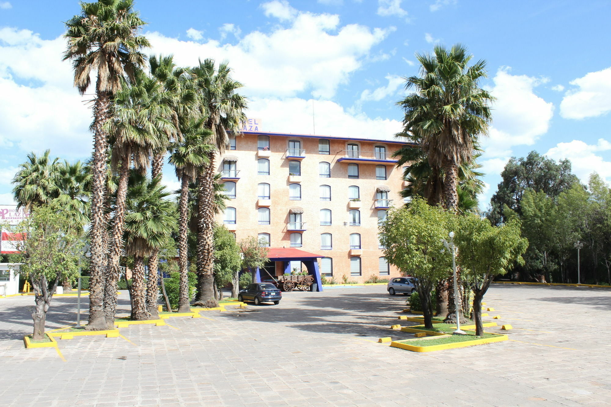 Hotel Plaza Zacatecas Guadalupe  エクステリア 写真